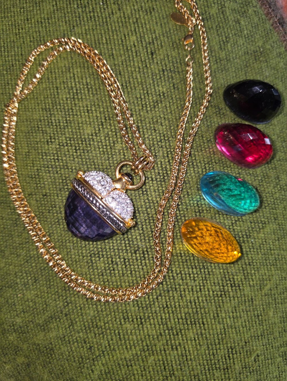 Joan Rivers Changable Colored Pendant